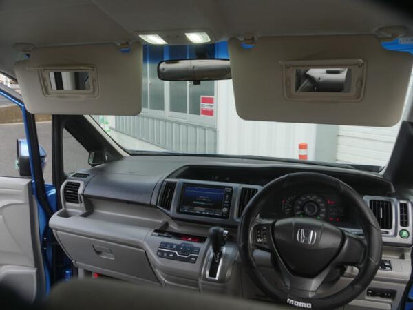 HONDA STEP WAGON - Image 14