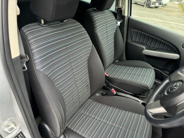 MAZDA DEMIO - Image 14