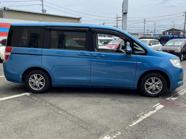 HONDA STEP WAGON - Image 15
