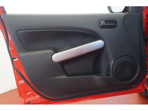 MAZDA DEMIO - Image 15