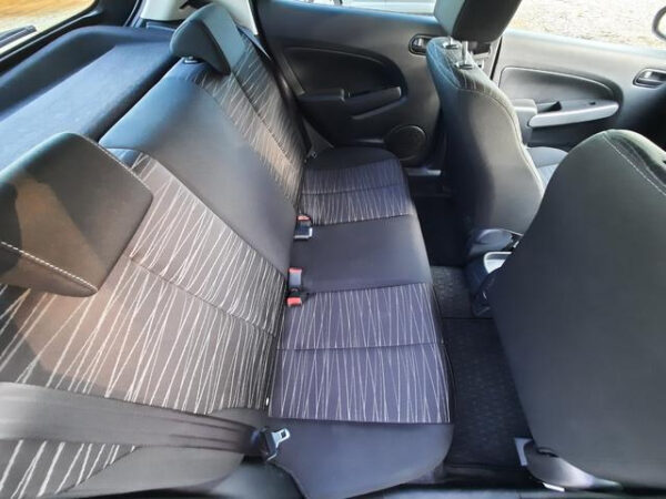 MAZDA DEMIO - Image 15