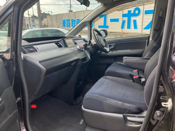 HONDA STEP WAGON - Image 15