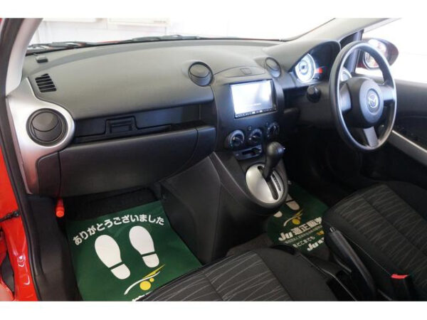MAZDA DEMIO - Image 16