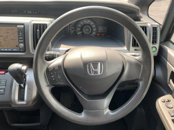 HONDA STEP WAGON - Image 16