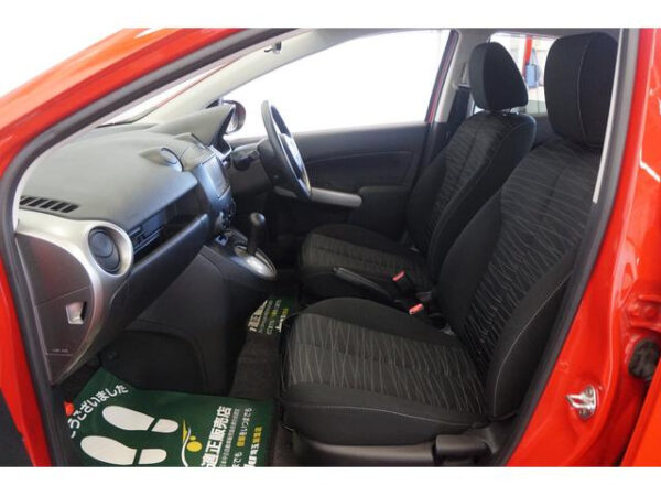 MAZDA DEMIO - Image 17