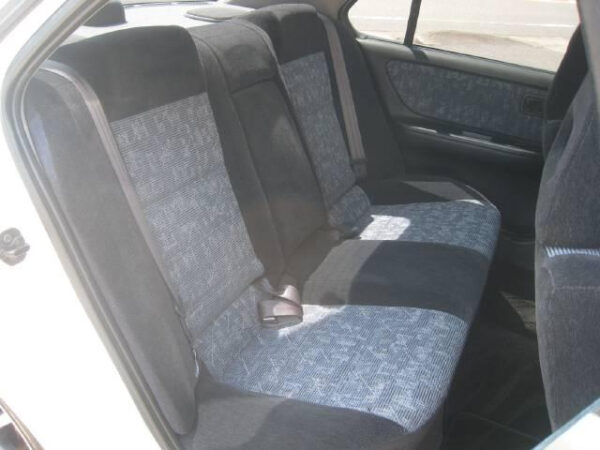 NISSAN BLUE BIRD - Image 17
