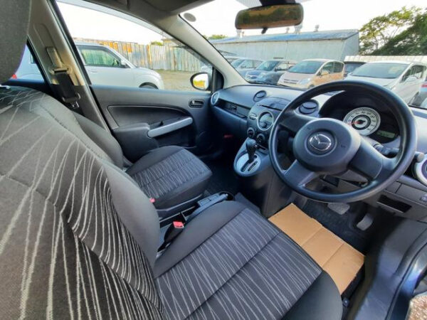 MAZDA DEMIO - Image 18