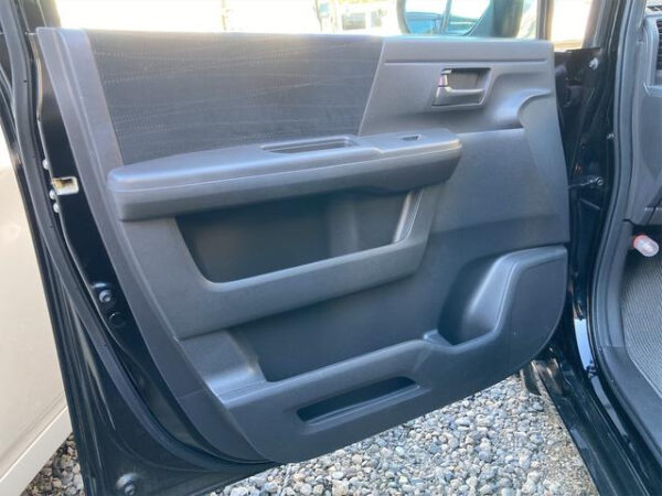 HONDA STEP WAGON - Image 18