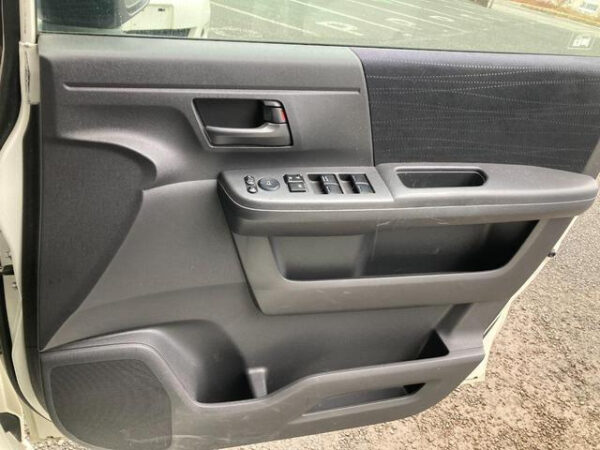 HONDA STEP WAGON - Image 19