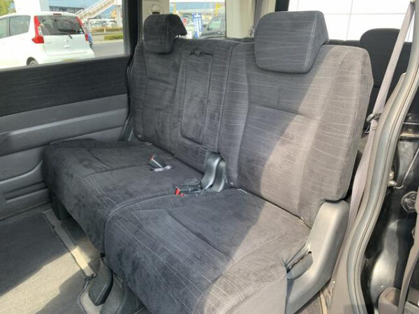 HONDA STEP WAGON - Image 20