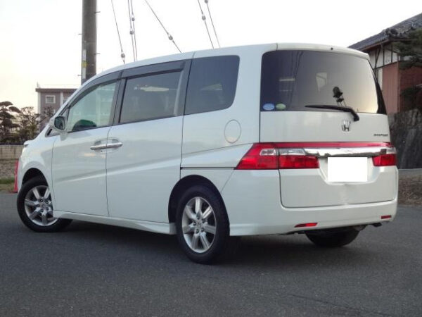 HONDA STEP WAGON - Image 3