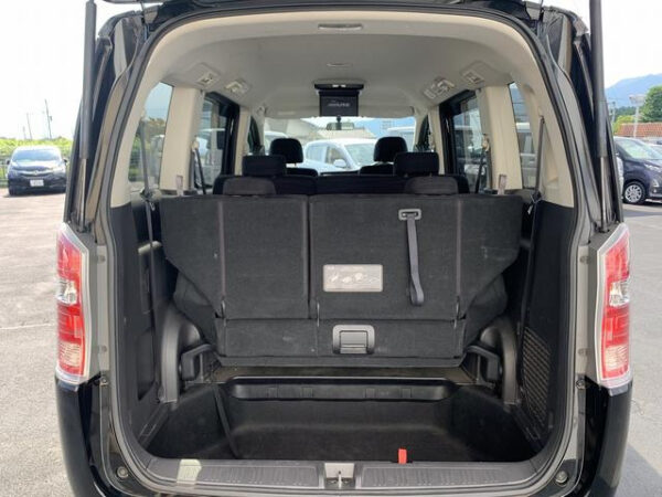 HONDA STEP WAGON - Image 21
