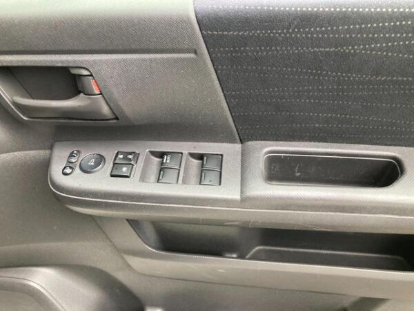 HONDA STEP WAGON - Image 21