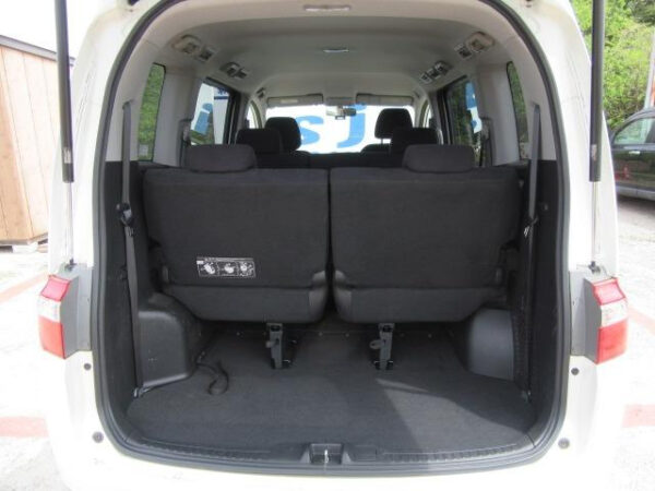 HONDA STEP WAGON - Image 21