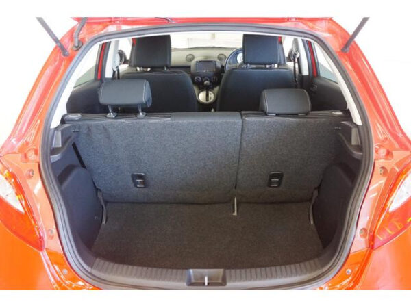 MAZDA DEMIO - Image 21