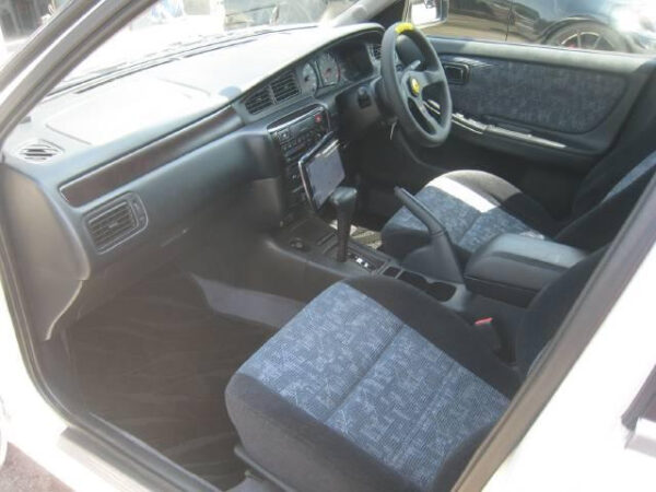 NISSAN BLUE BIRD - Image 22