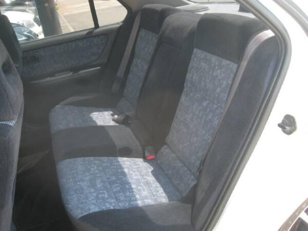 NISSAN BLUE BIRD - Image 23