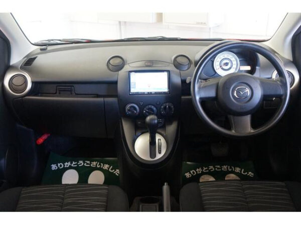 MAZDA DEMIO - Image 23
