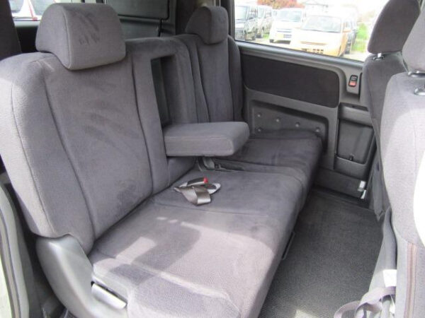 HONDA STEP WAGON - Image 25