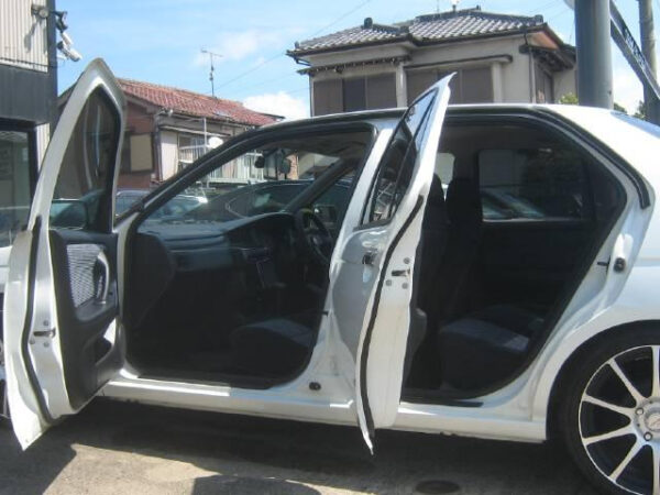 NISSAN BLUE BIRD - Image 27