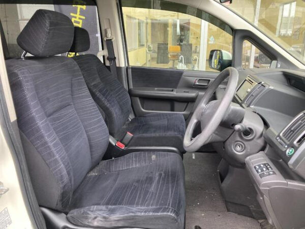 HONDA STEP WAGON - Image 4