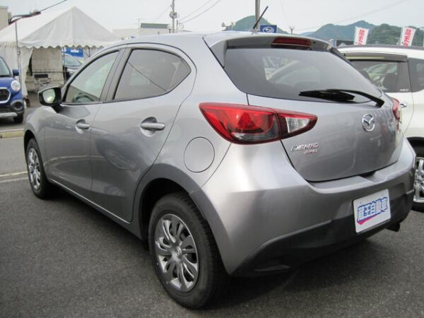 MAZDA DEMIO - Image 4