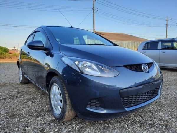 MAZDA DEMIO - Image 4