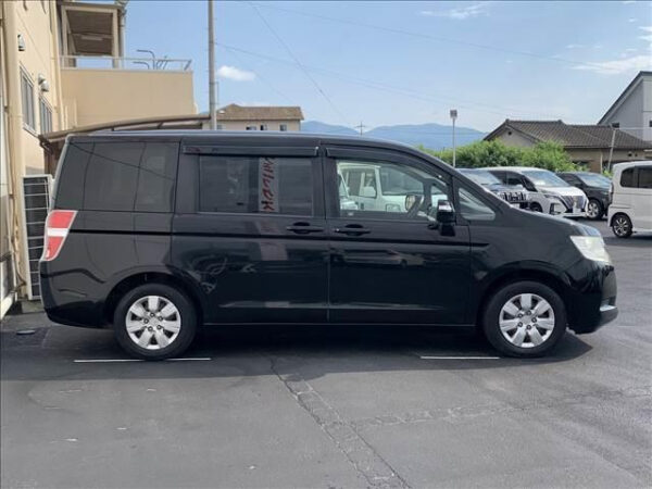 HONDA STEP WAGON - Image 4