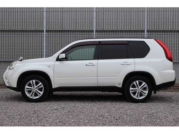 NISSAN X-TRAIL - Image 5