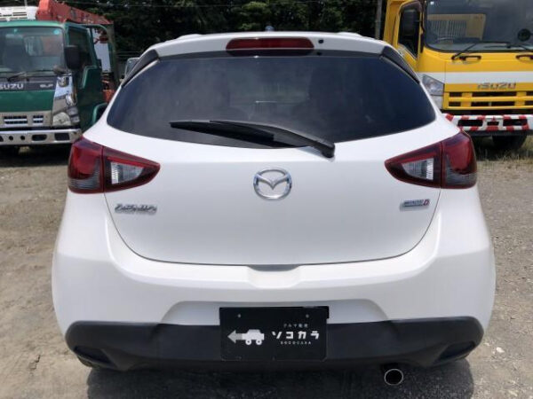 MAZDA DEMIO - Image 5