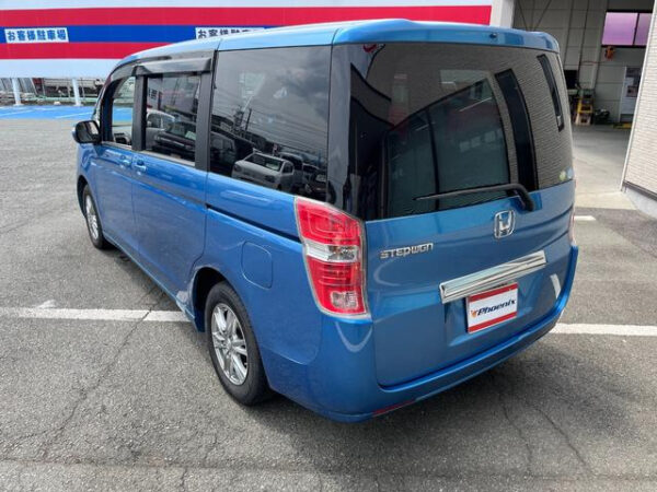 HONDA STEP WAGON - Image 6
