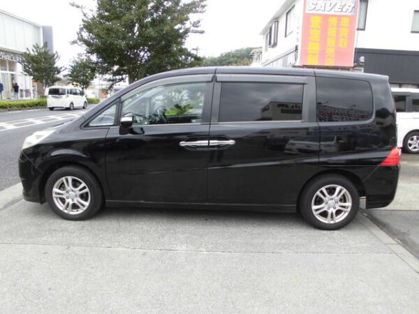 HONDA STEP WAGON - Image 6