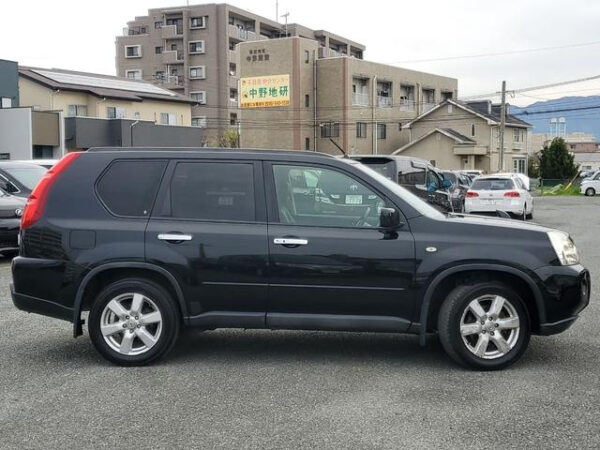 NISSAN X-TRAIL - Image 6