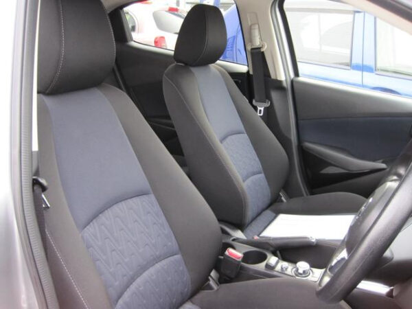 MAZDA DEMIO - Image 6