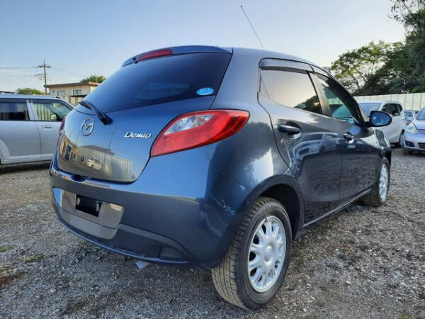 MAZDA DEMIO - Image 6