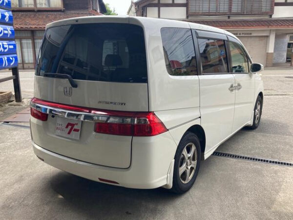 HONDA STEP WAGON - Image 7