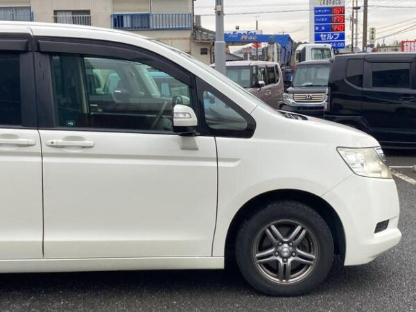 HONDA STEP WAGON - Image 7