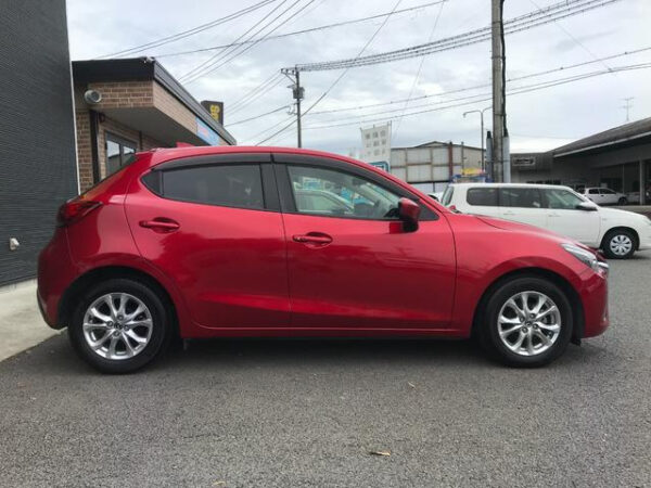 MAZDA DEMIO - Image 7