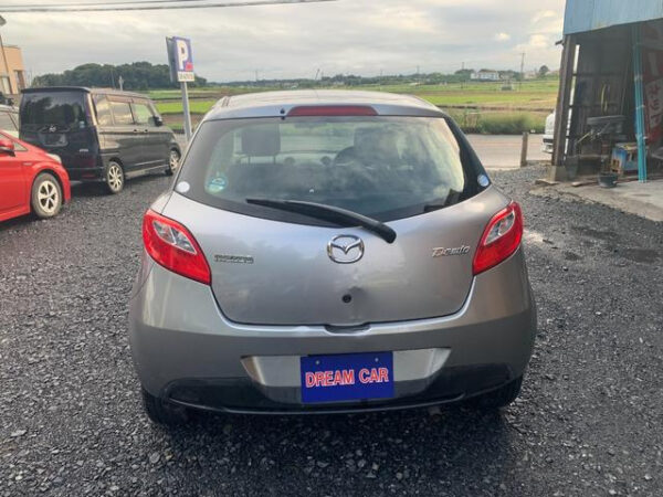MAZDA DEMIO - Image 7