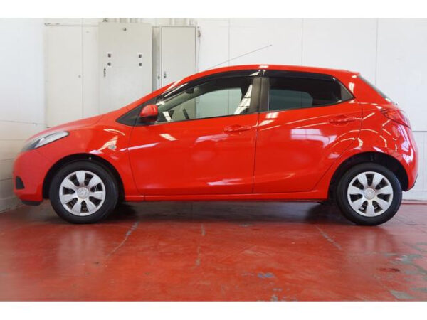 MAZDA DEMIO - Image 7