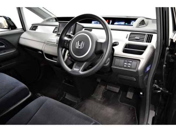 HONDA STEP WAGON - Image 7