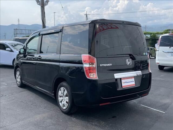HONDA STEP WAGON - Image 7