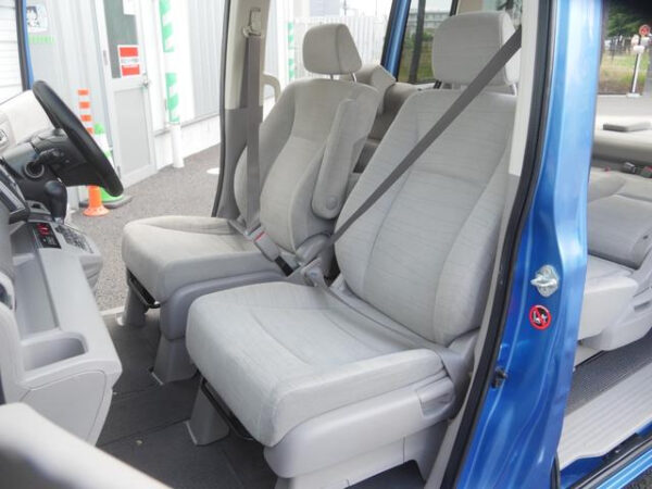 HONDA STEP WAGON - Image 8