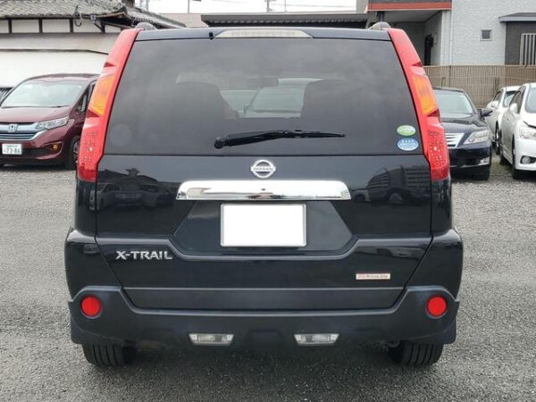 NISSAN X-TRAIL - Image 8