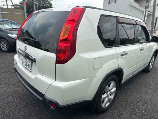 NISSAN X-TRAIL - Image 8