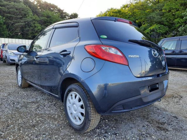 MAZDA DEMIO - Image 8