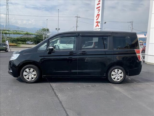 HONDA STEP WAGON - Image 8