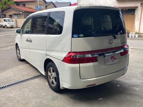 HONDA STEP WAGON - Image 9