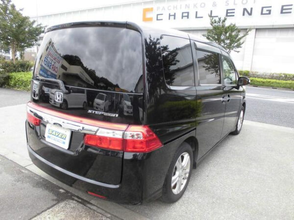 HONDA STEP WAGON - Image 9
