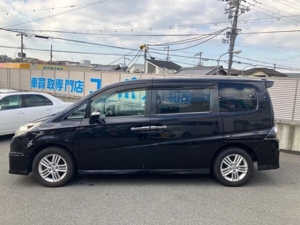 HONDA STEP WAGON - Image 9